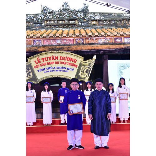 Thừa Thiên Huế tuyên dương “Học sinh danh dự toàn trường"