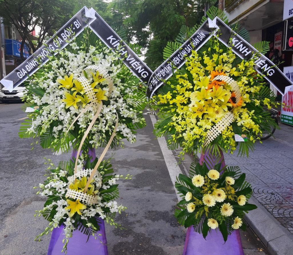 Vòng hoa chia buồn đám tang